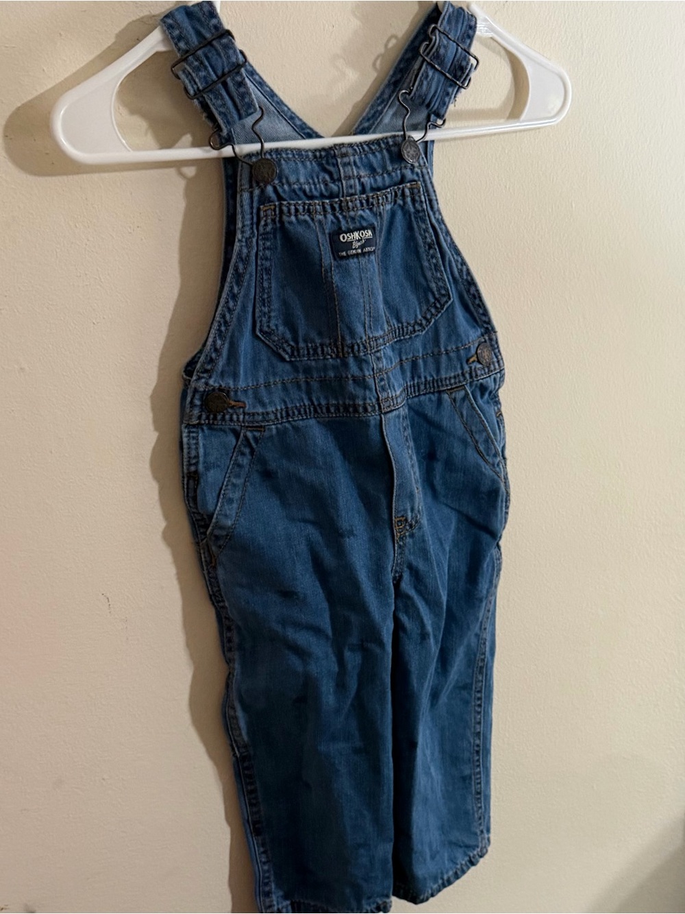 NWOT OshKosh Size 2T Unisex Blue Classic Denim Overalls